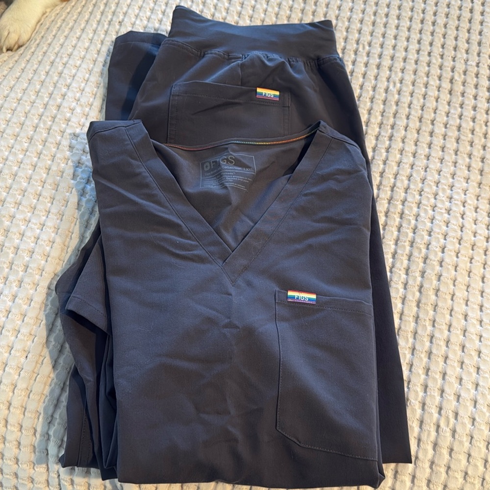 Figs pride collection scrub set